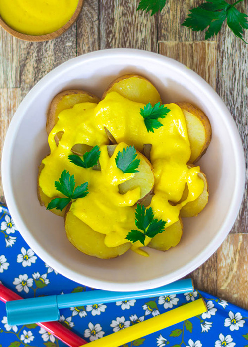 kartoffelscheiben-gelbe-sauce