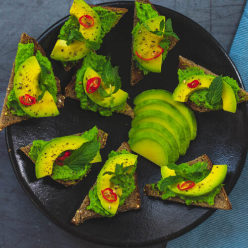 knusperbrote-erbsencreme-avocado