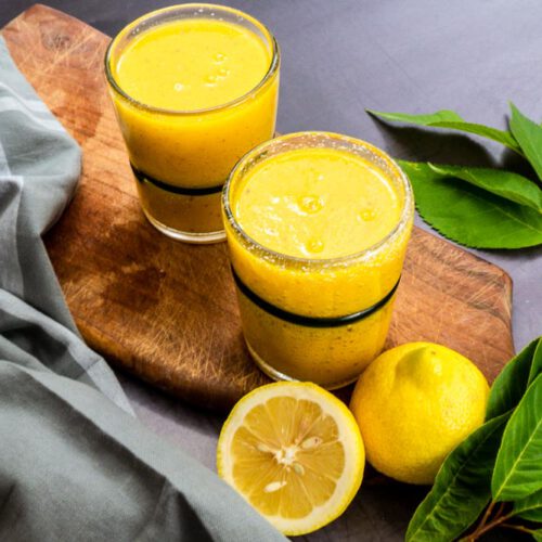 Gelber Smoothie mit Honigmelone Kurkuma und Mango (1 von 4)